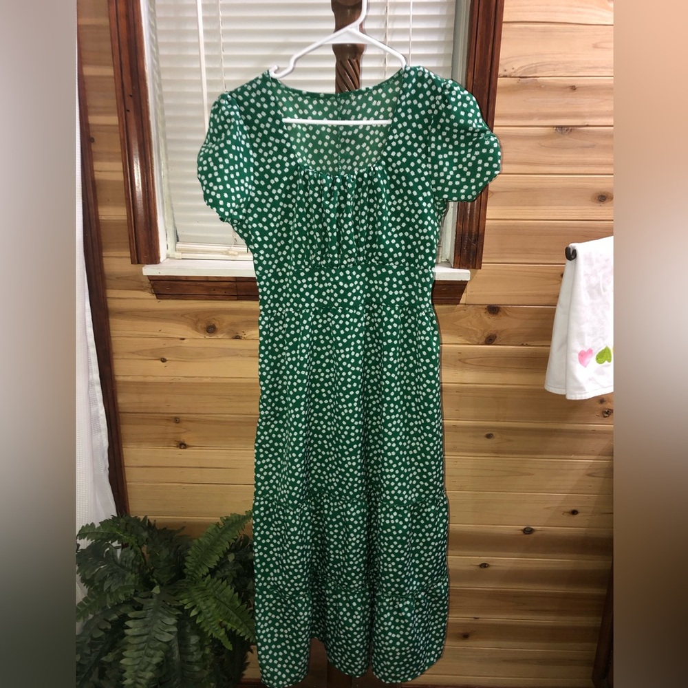 Elegant Green and White floral/dots Midi Dress